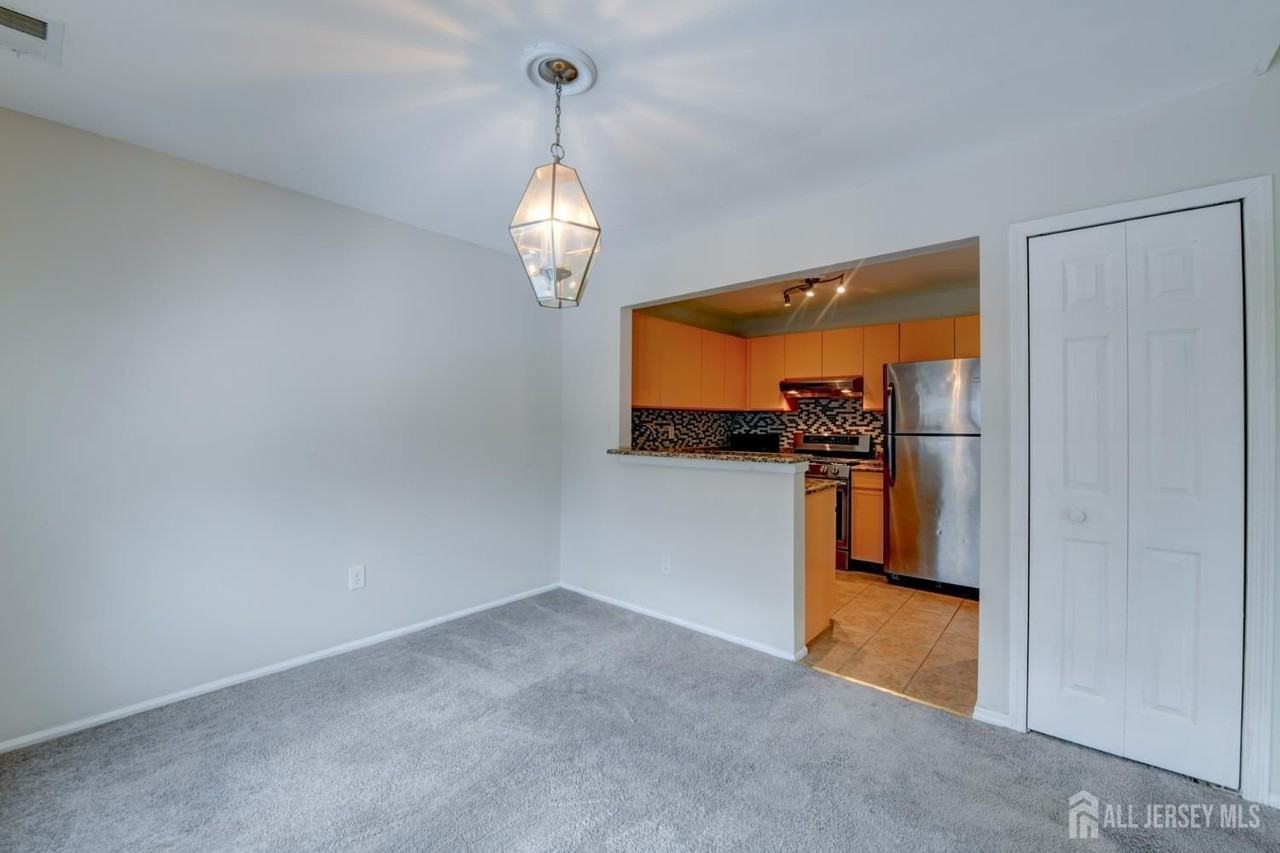 58 Tanglewood Ct - Photo 7 of 33