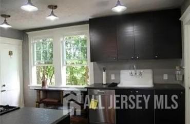 272 Lake Ave - Photo 6 of 14