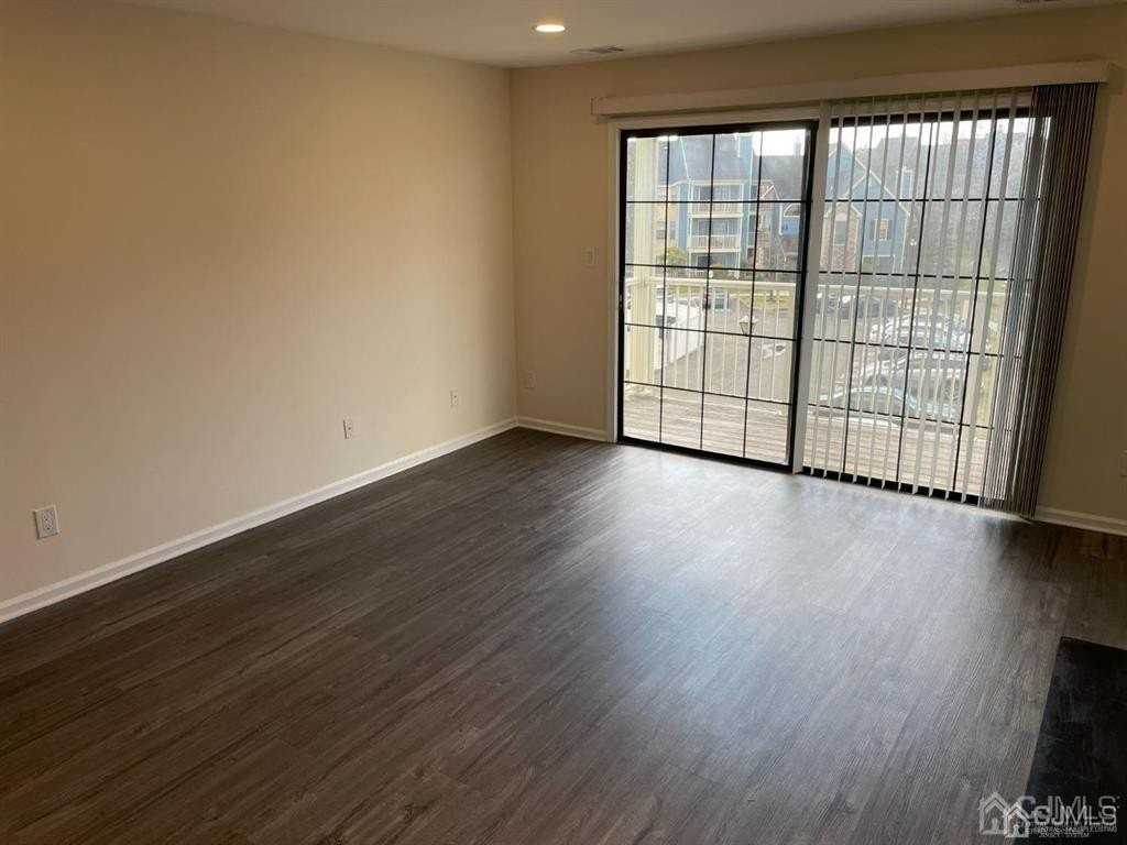 297 Cozzens Ct - Photo 3 of 16