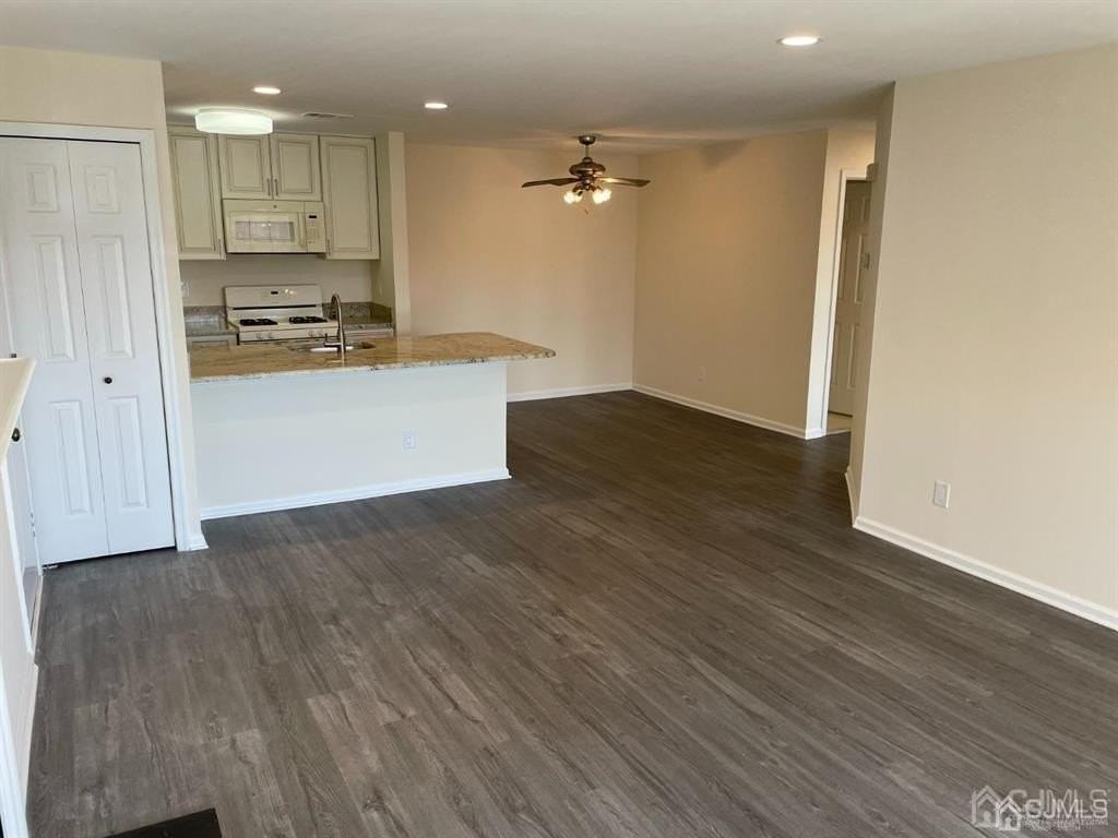 297 Cozzens Ct - Photo 4 of 16