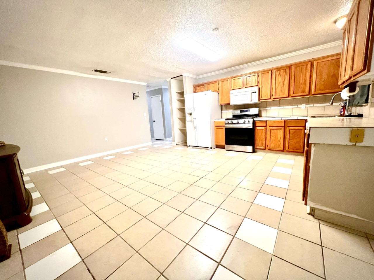 Thomas Sumter St - Photo 2 of 33