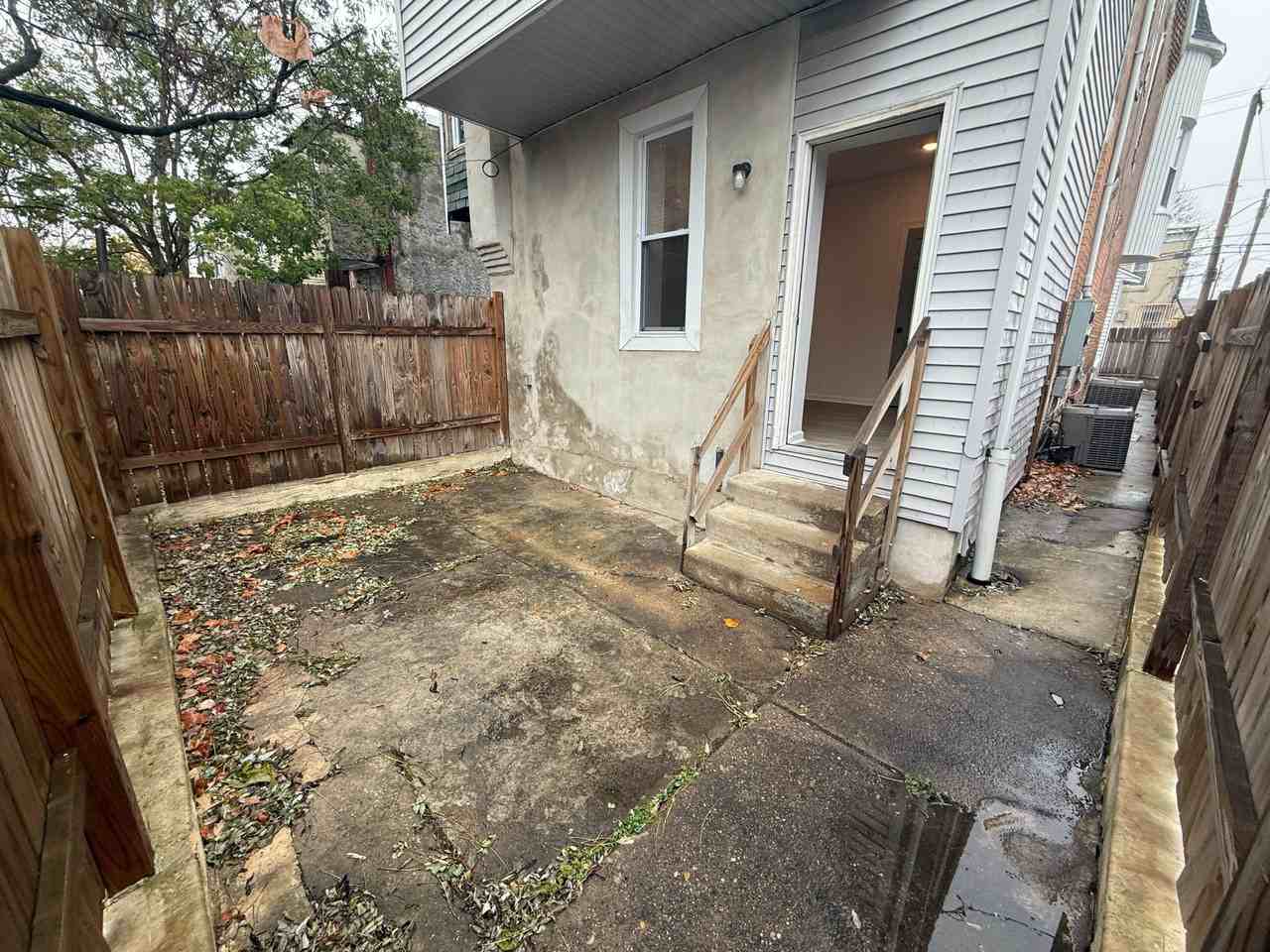 Westminster Ave - Photo 5 of 32