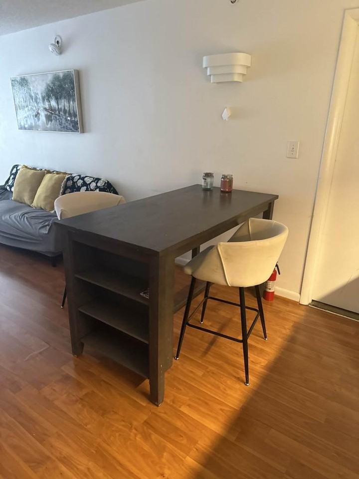 Collegiate Cir - Photo 3 of 9