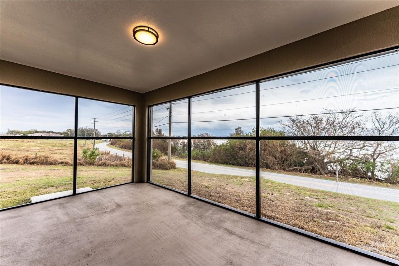 812 Marcia Loop - Photo 4 of 50