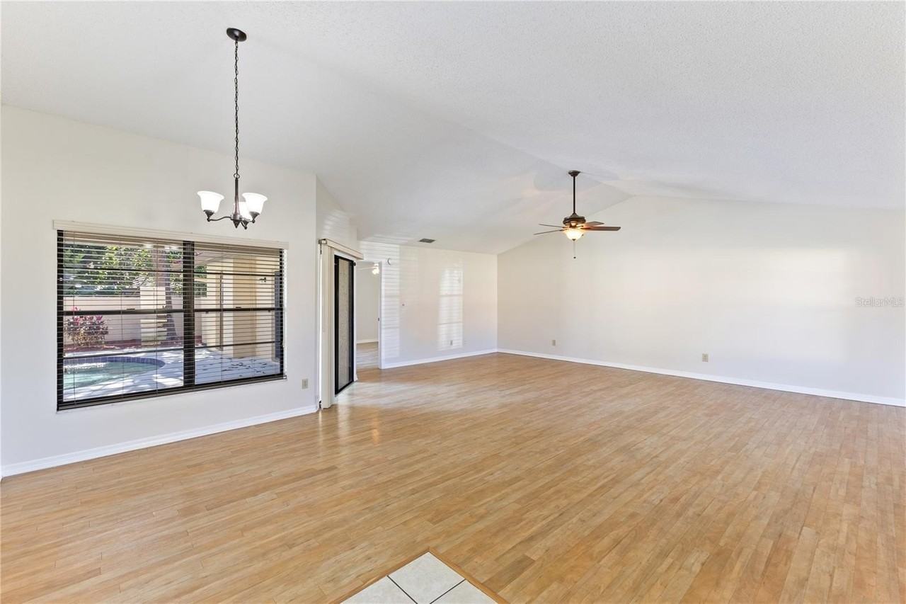 8030 S Madeira Ct - Photo 2 of 16