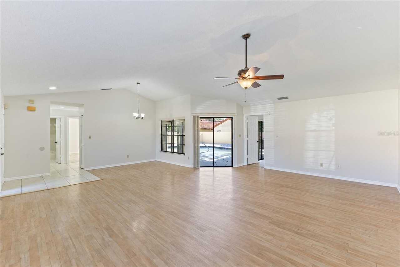 8030 S Madeira Ct - Photo 5 of 16