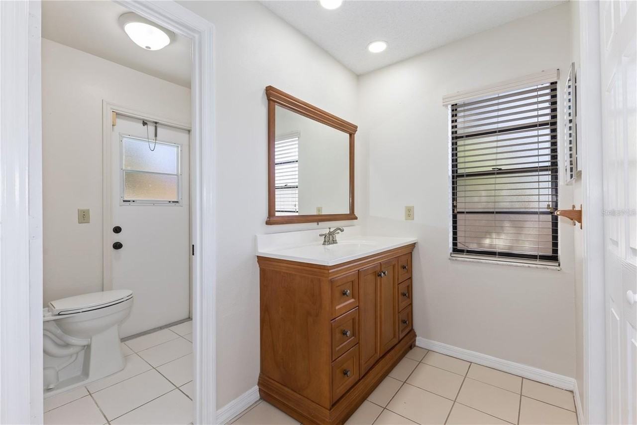 8030 S Madeira Ct - Photo 7 of 16