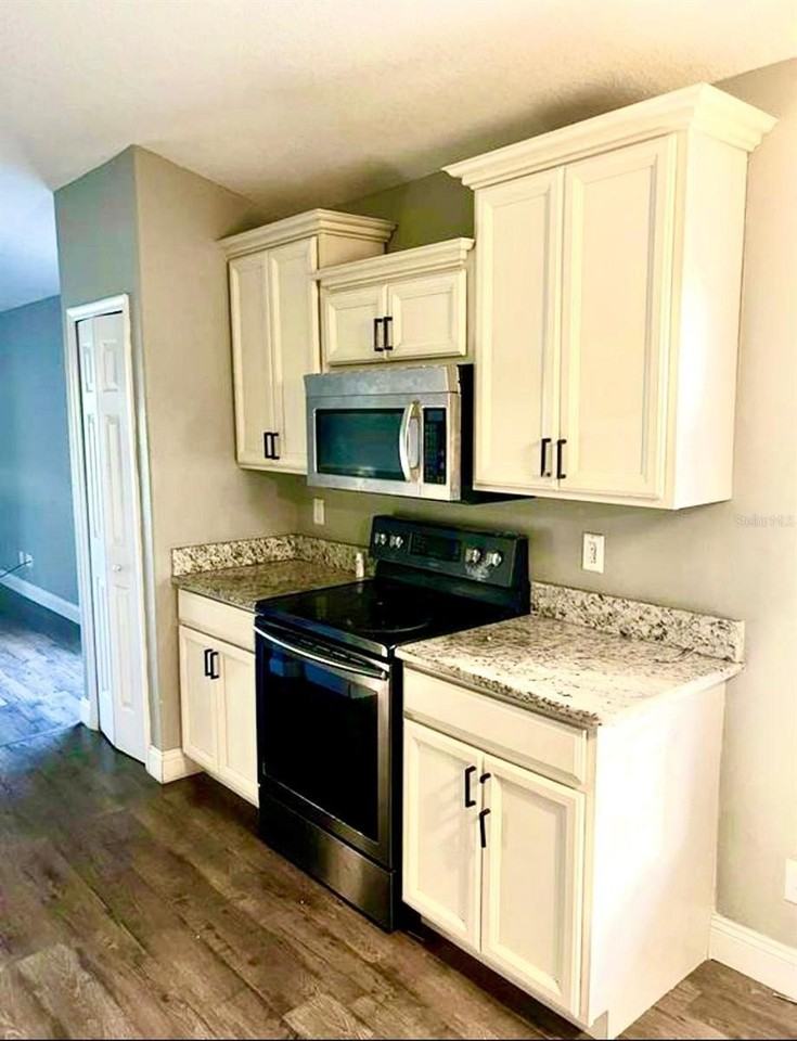 984 Tavernier Cir Ne - Photo 7 of 12