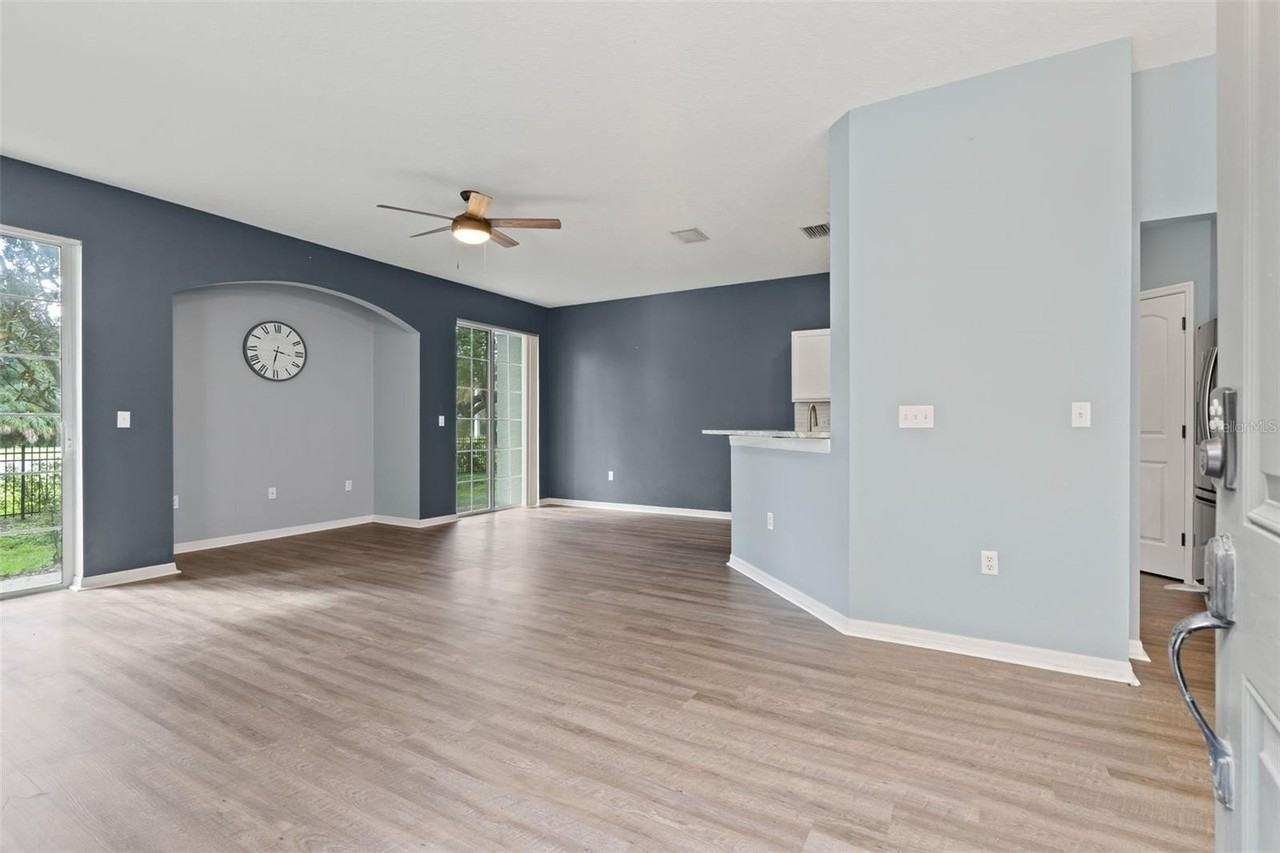 6817 Breezy Palm Dr - Photo 6 of 37