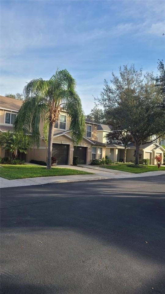 2914 Royal Tuscan Ln - Photo 2 of 35