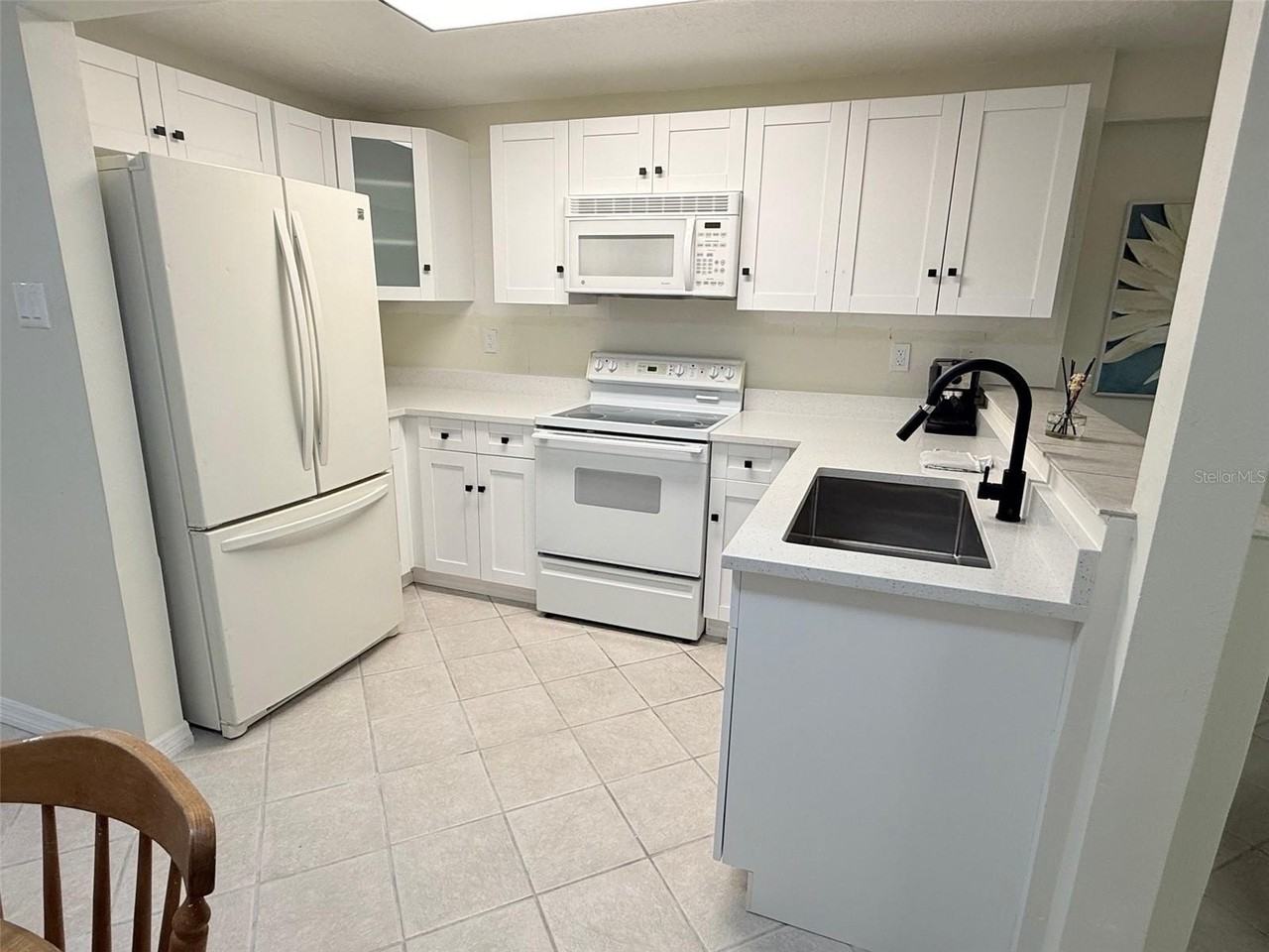 707 40th St W #B - Photo 6 of 16