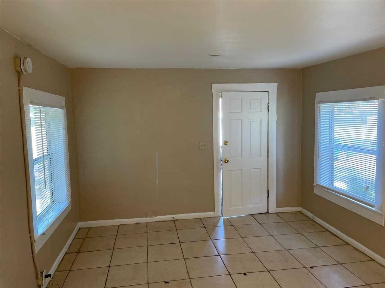 2010 28th Ave N - Photo 2 of 14