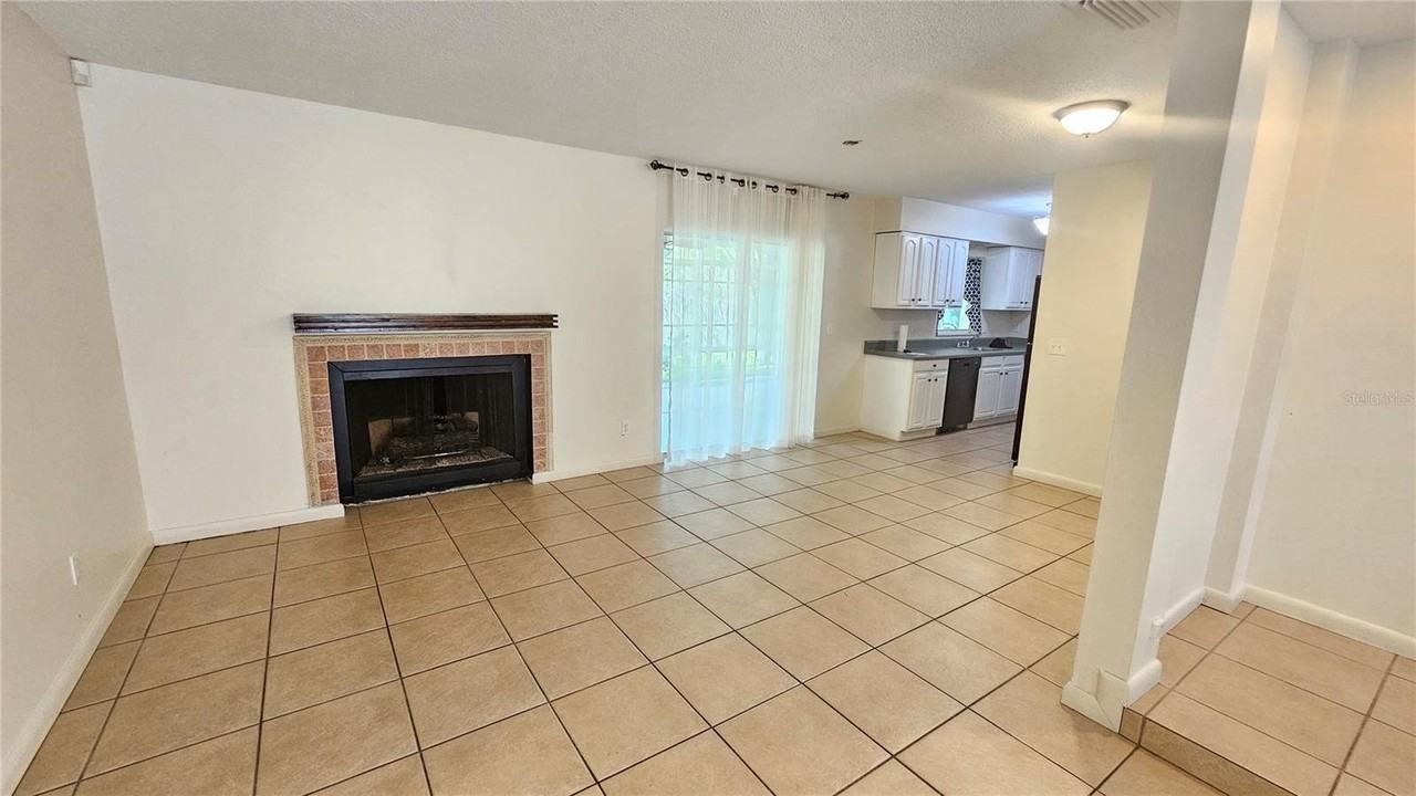 5301 W Cleveland St - Photo 5 of 18