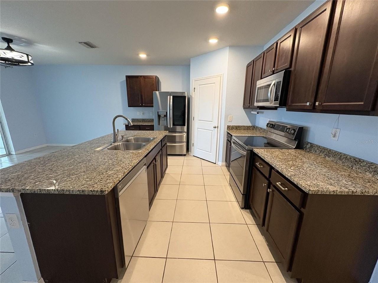 8216 Bilston Village Ln - Photo 7 of 39