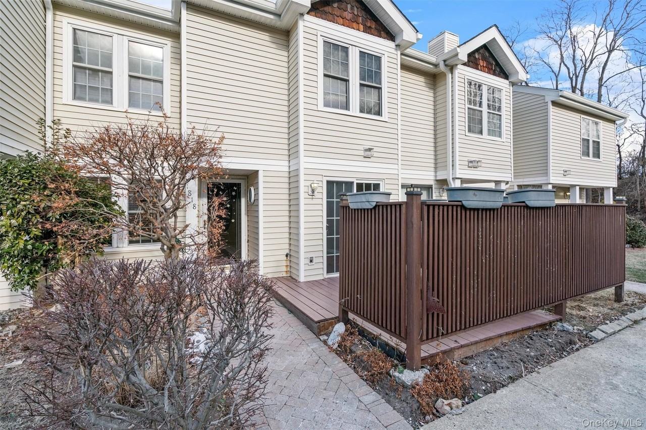 1818 Whispering Hls - Photo 2 of 33