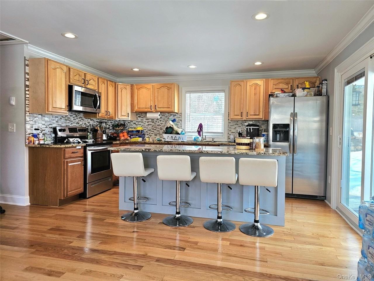 7 Ferndale Rd - Photo 2 of 23