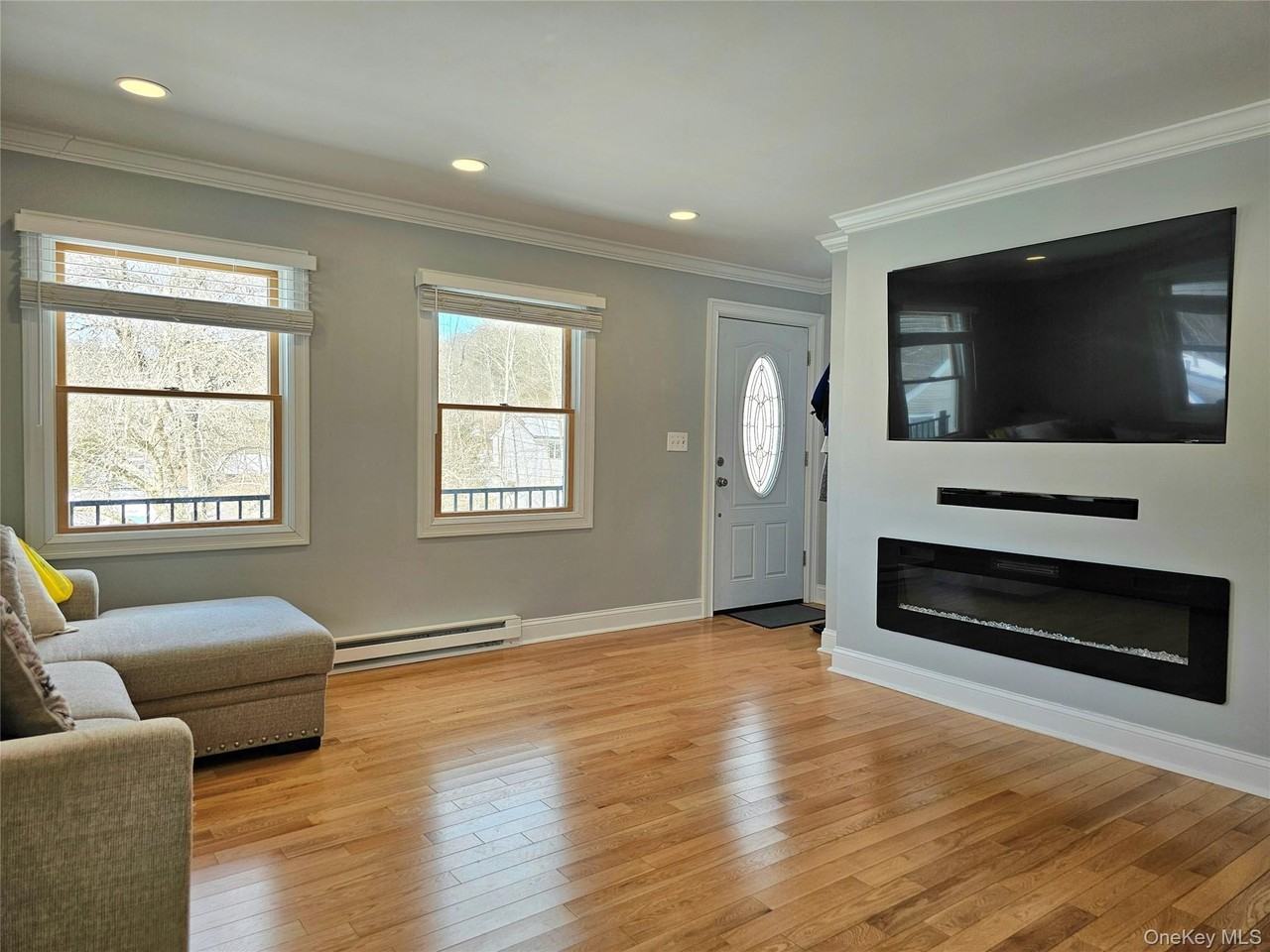 7 Ferndale Rd - Photo 3 of 23