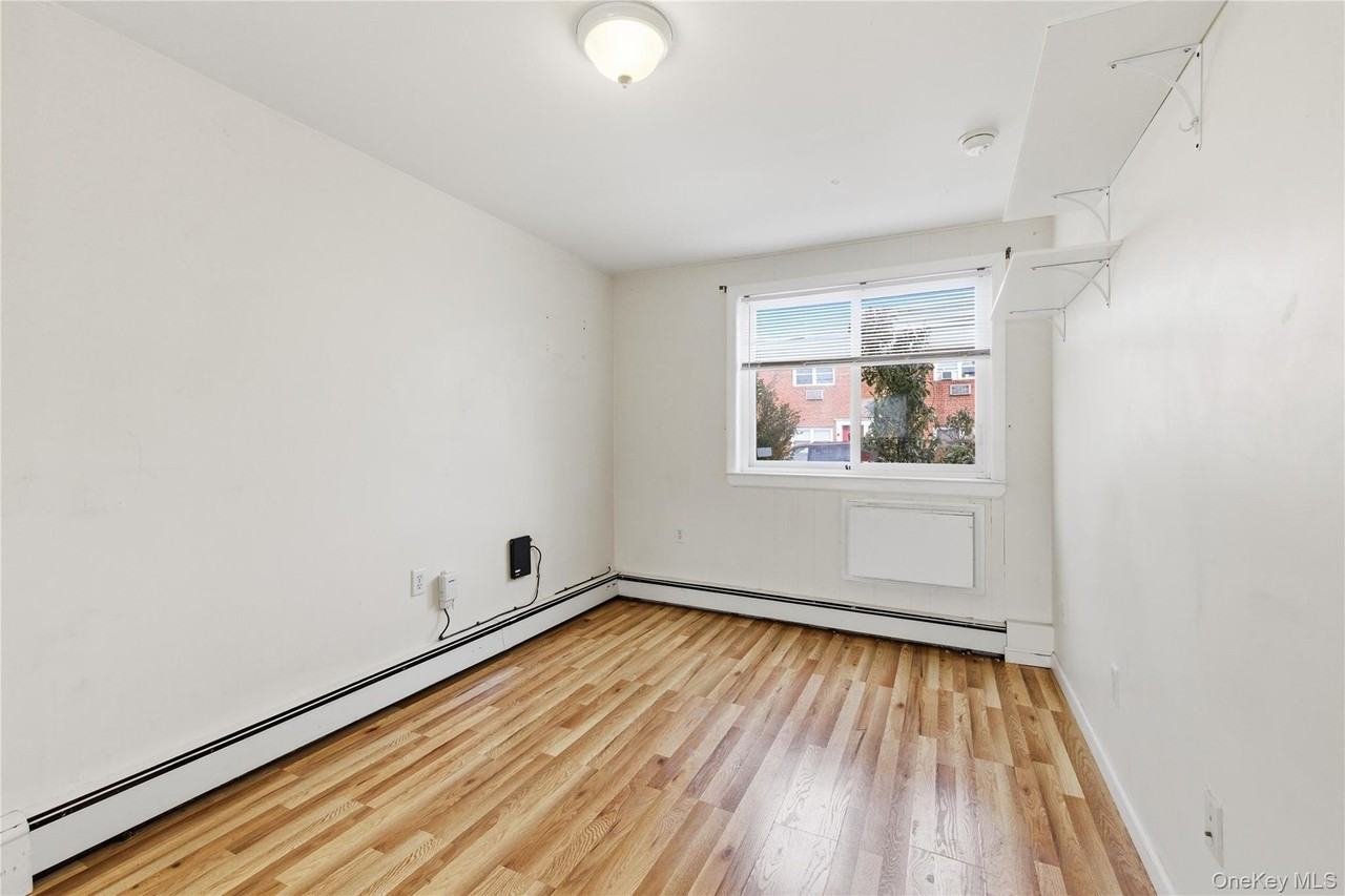 2420 Bennett Ave Apt 1c - Photo 2 of 12