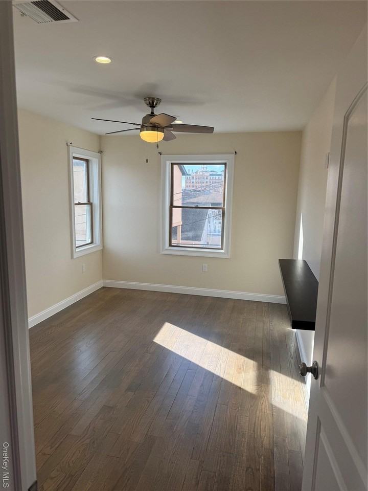 90 E Hudson St - Photo 7 of 8