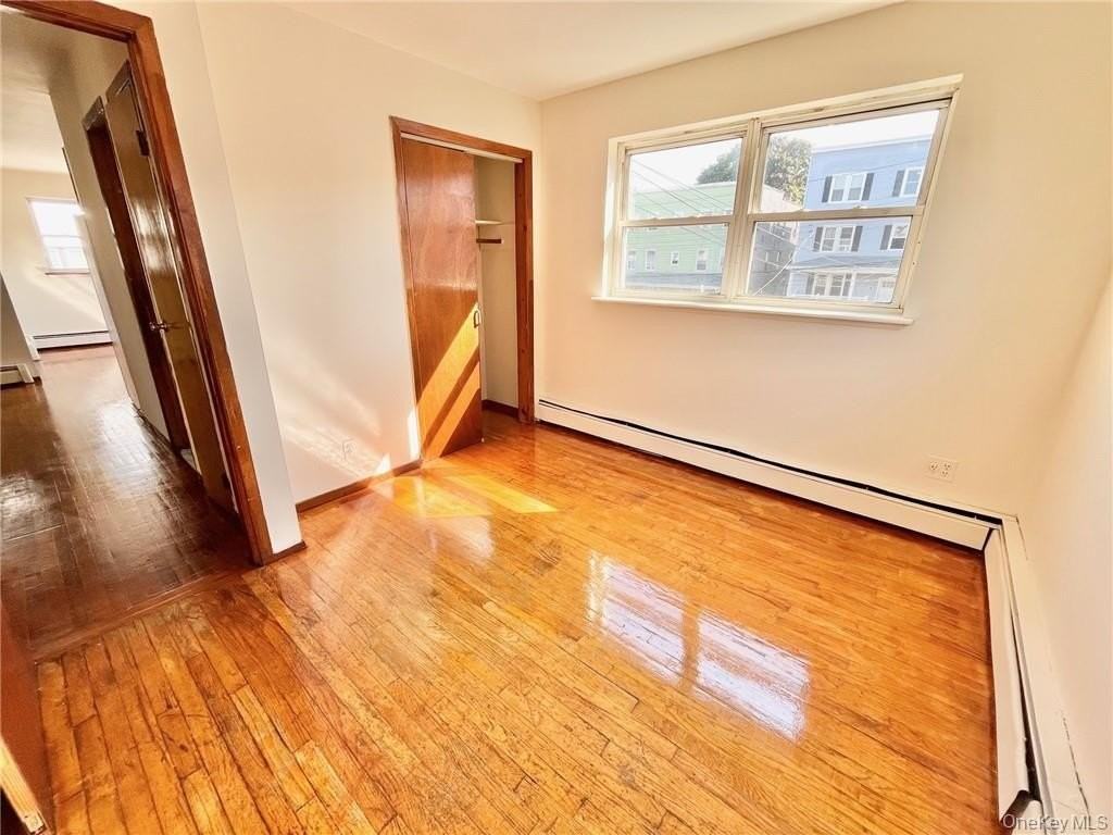 66 Oak St Apt 2r - Photo 5 of 9