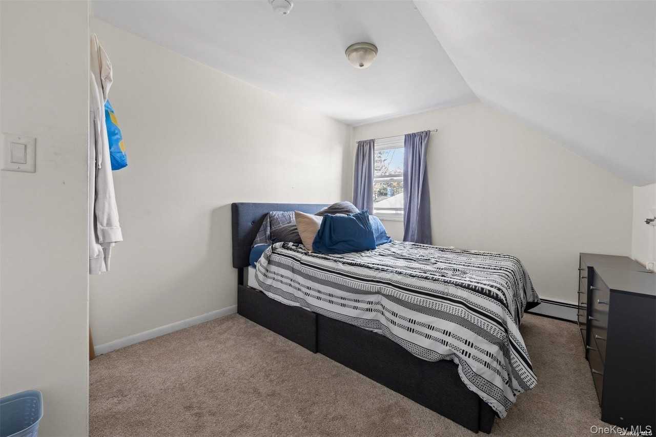 733 14th St - Photo 6 of 8