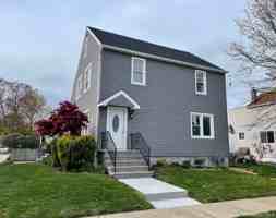 featured image of 101 Davison Ave Unit 2