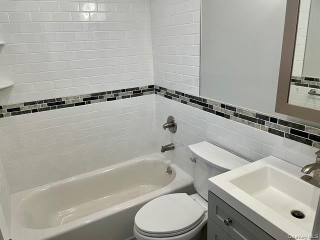 101 Davison Ave Unit 2 - Photo 6 of 11