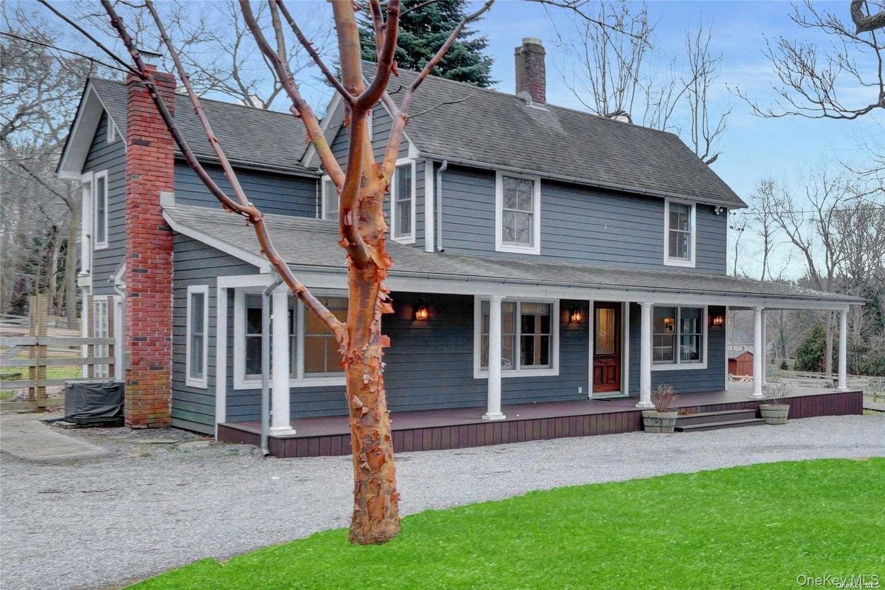 42 Blydenburgh Ln - Photo 2 of 35