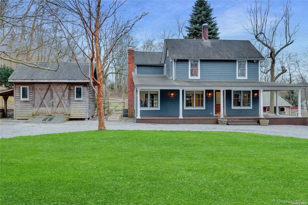 42 Blydenburgh Ln - Photo 3 of 35