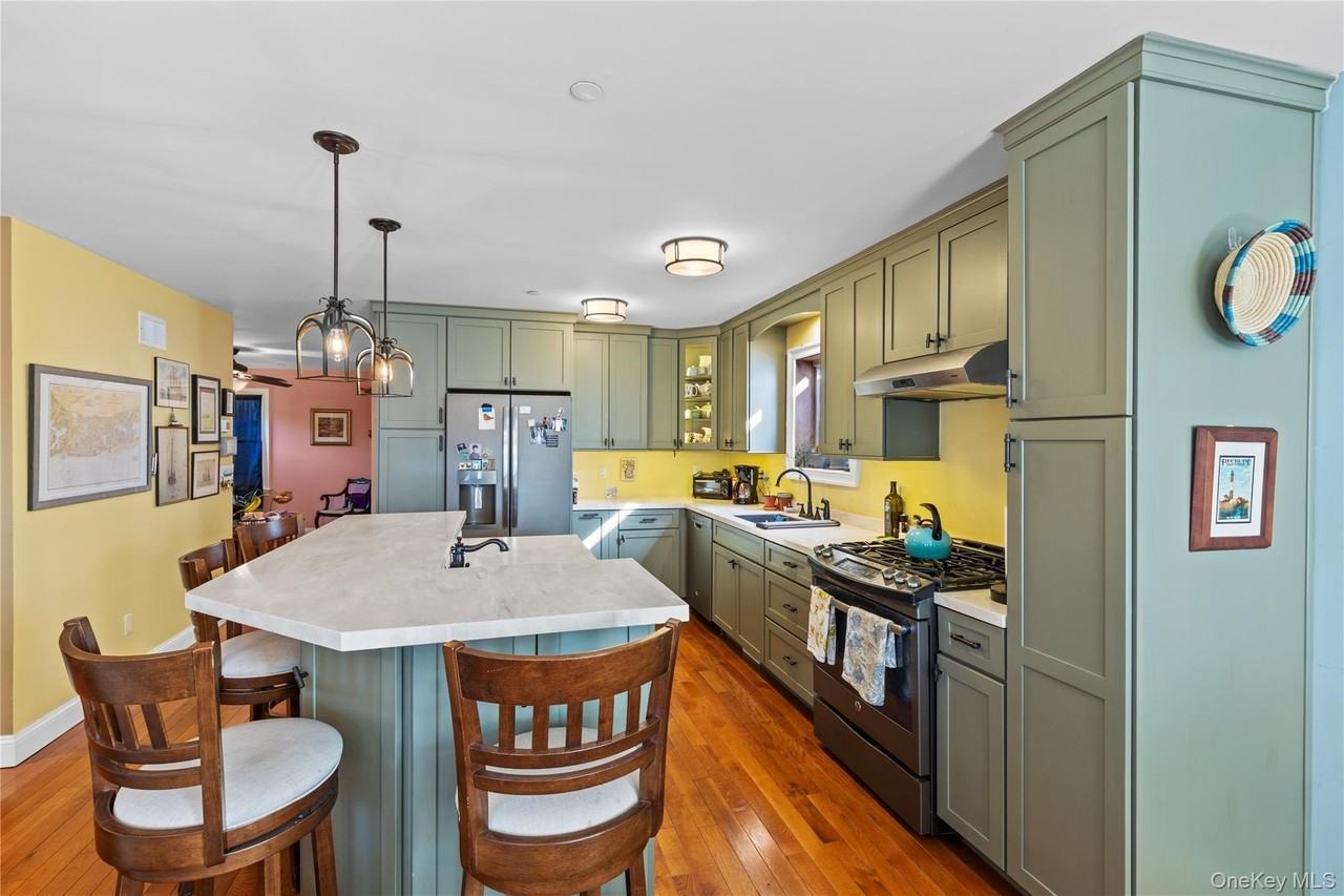 62 Delaware Ave - Photo 5 of 32