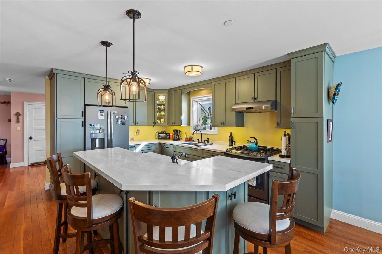 62 Delaware Ave - Photo 7 of 32