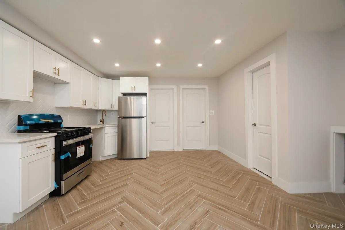 11342 Springfield Blvd 1st Fl - Photo 3 of 5