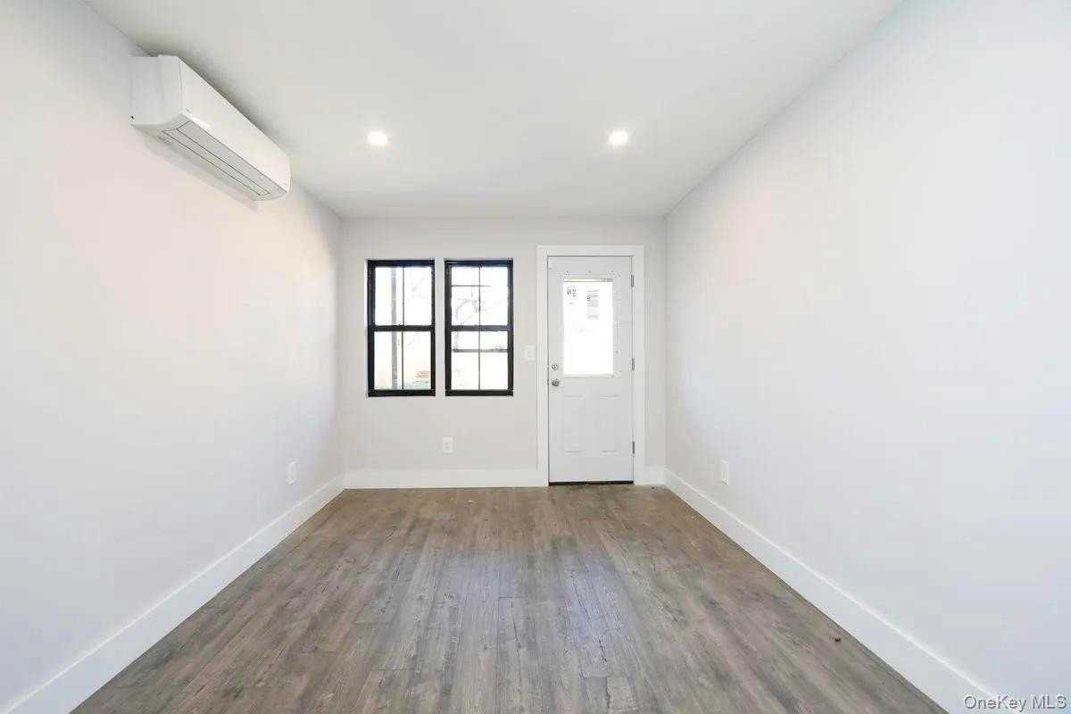 11342 Springfield Blvd 1st Fl - Photo 5 of 5