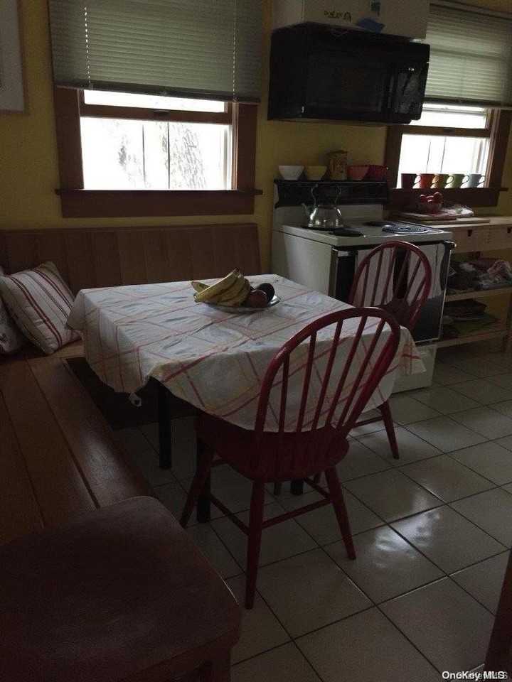 821 Evergreen Walk - Photo 4 of 8