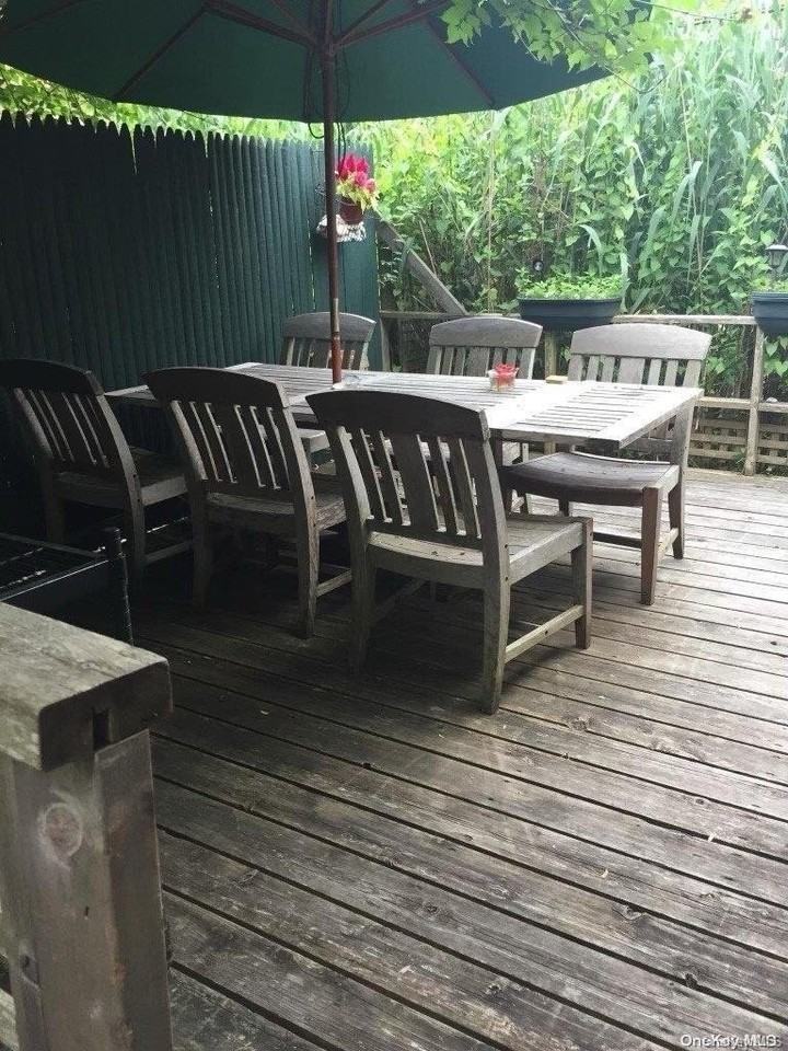 821 Evergreen Walk - Photo 7 of 8