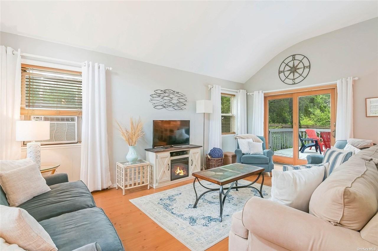 530 Stillwater Ave - Photo 2 of 14