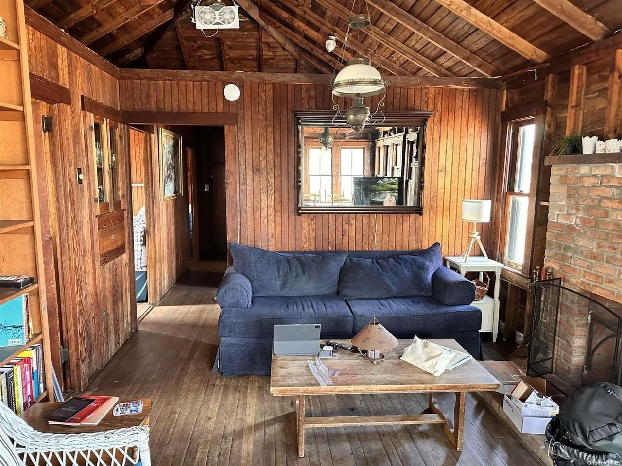 315 Wilmot Rd - Photo 4 of 8