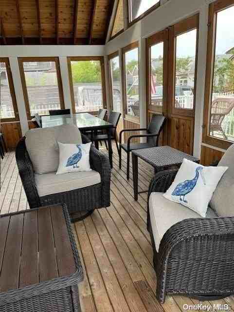 178 Wilmot Rd - Photo 6 of 14