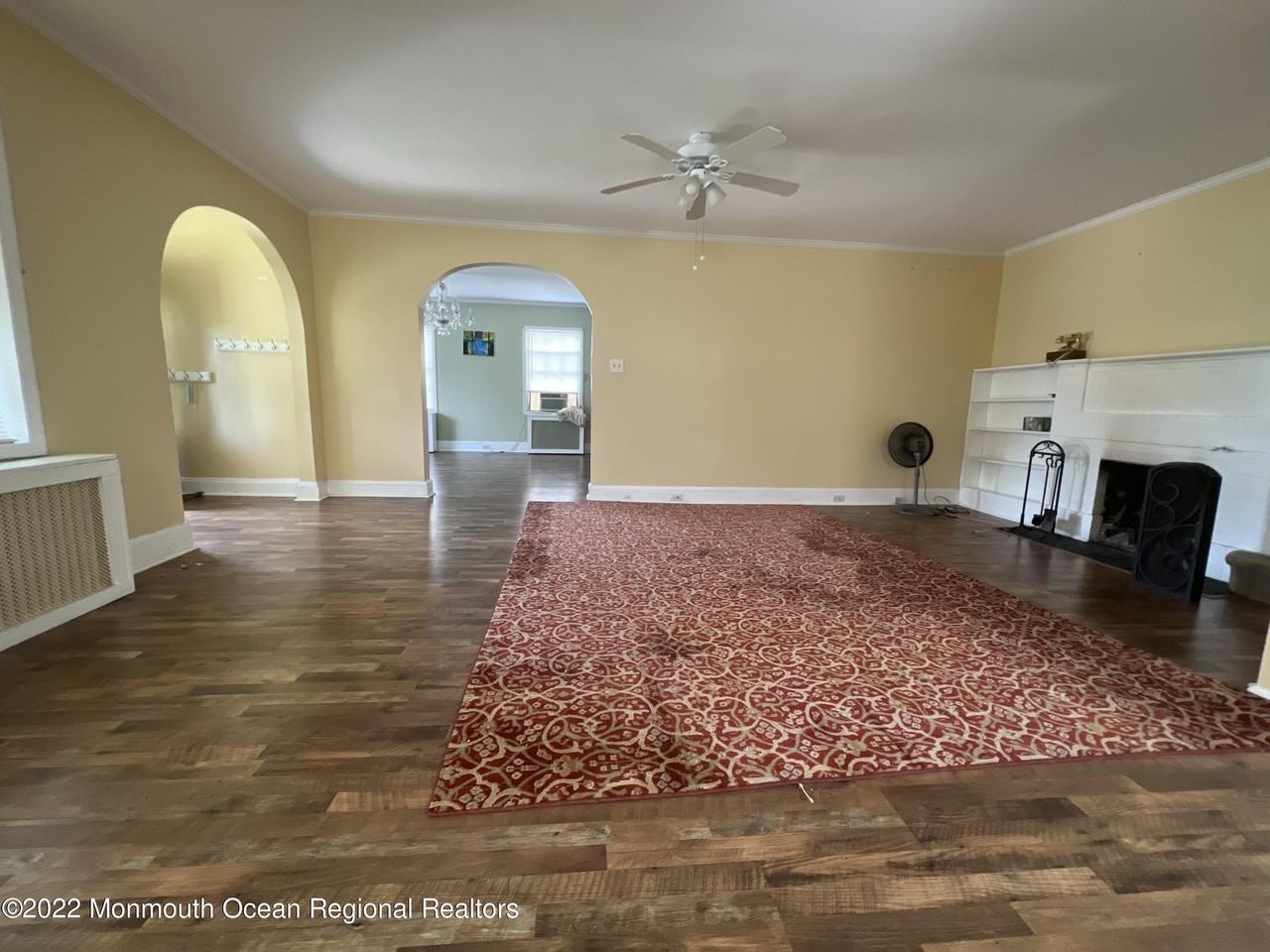 9 Berg Ave - Photo 5 of 16