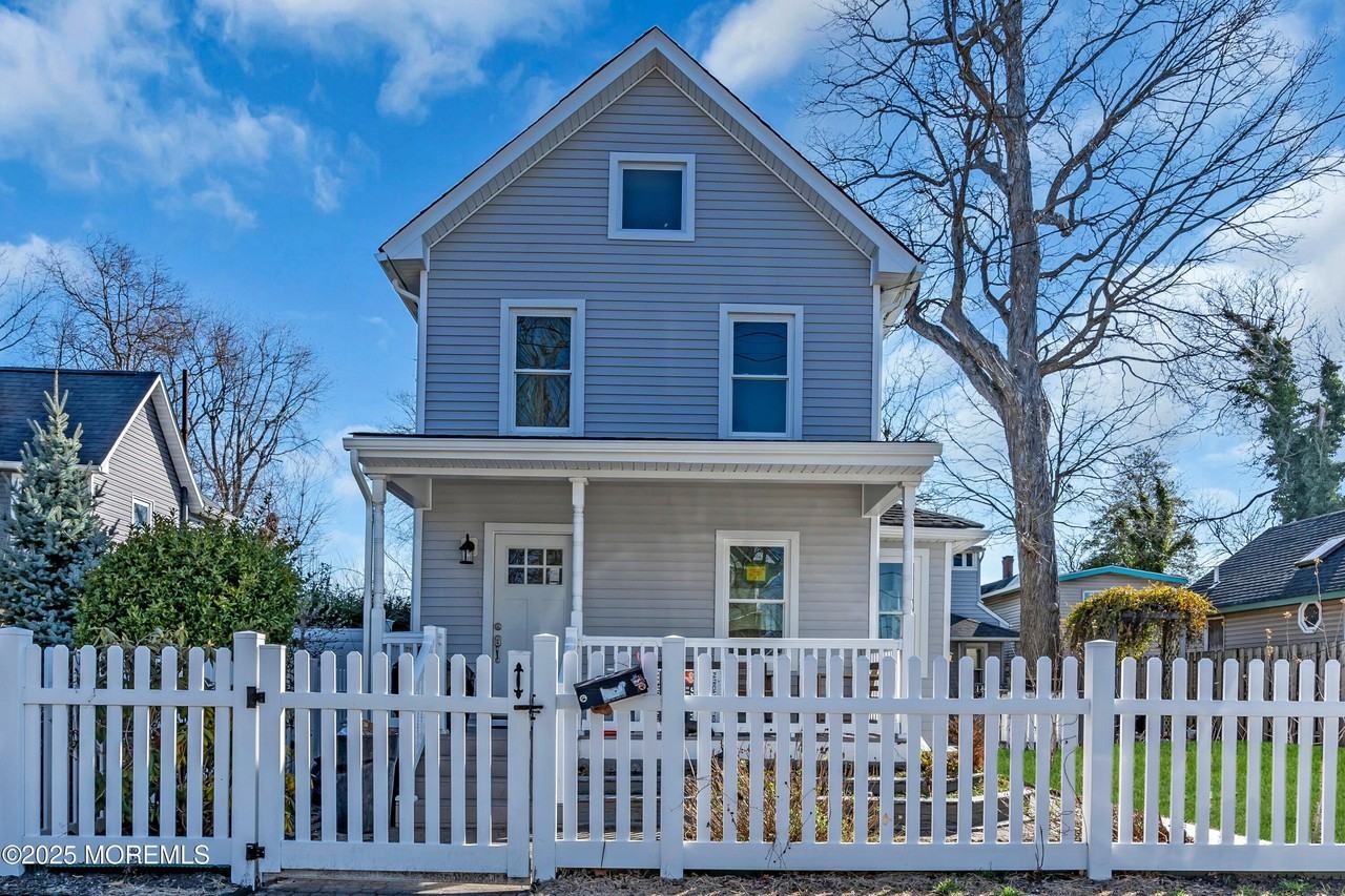 814 Dunlewy St - Photo 2 of 21