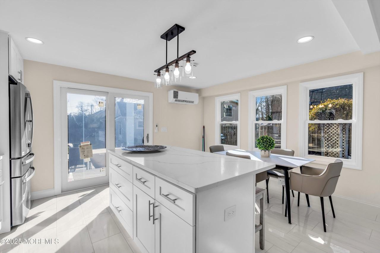 814 Dunlewy St - Photo 4 of 21