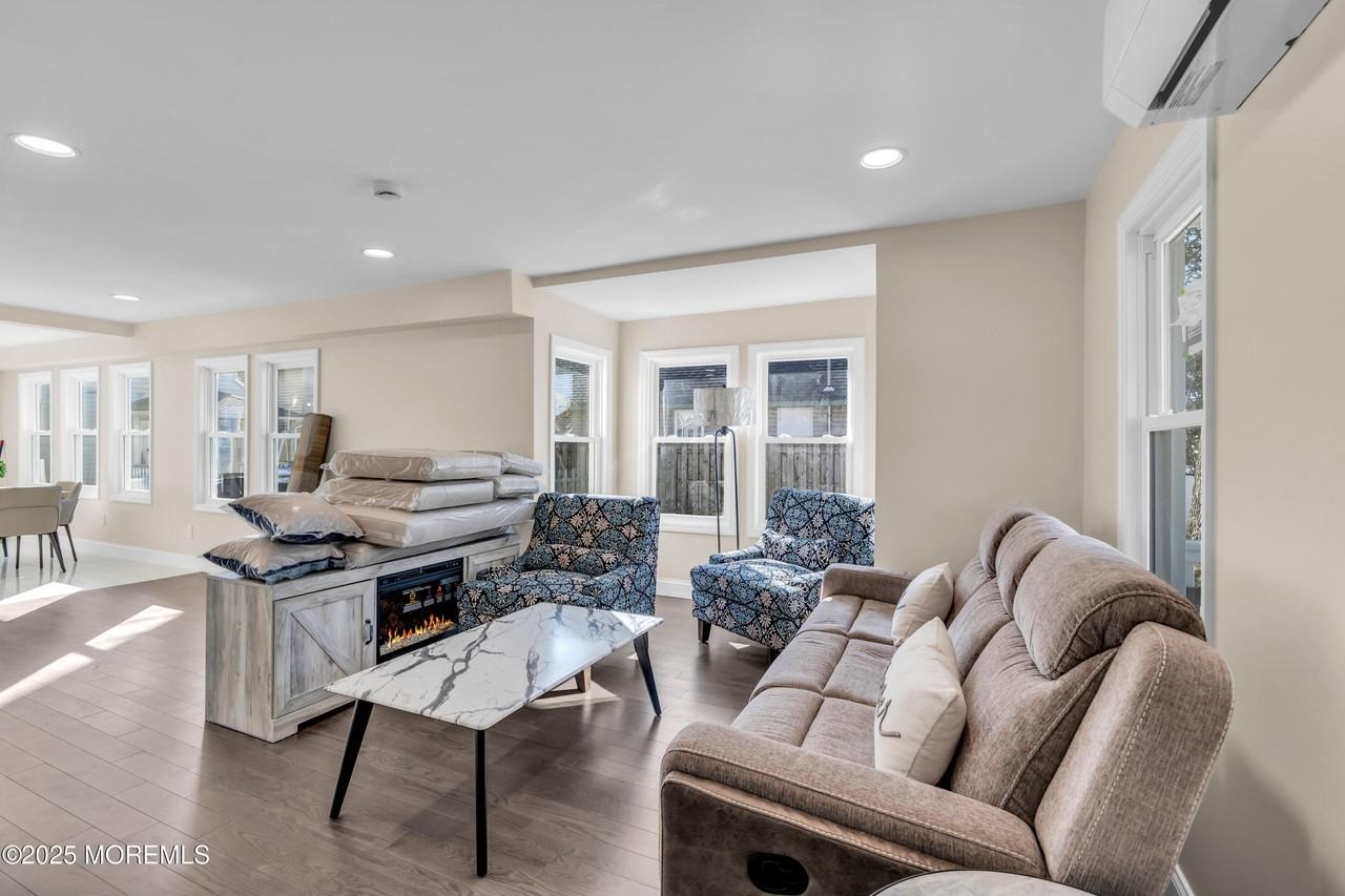 814 Dunlewy St - Photo 6 of 21