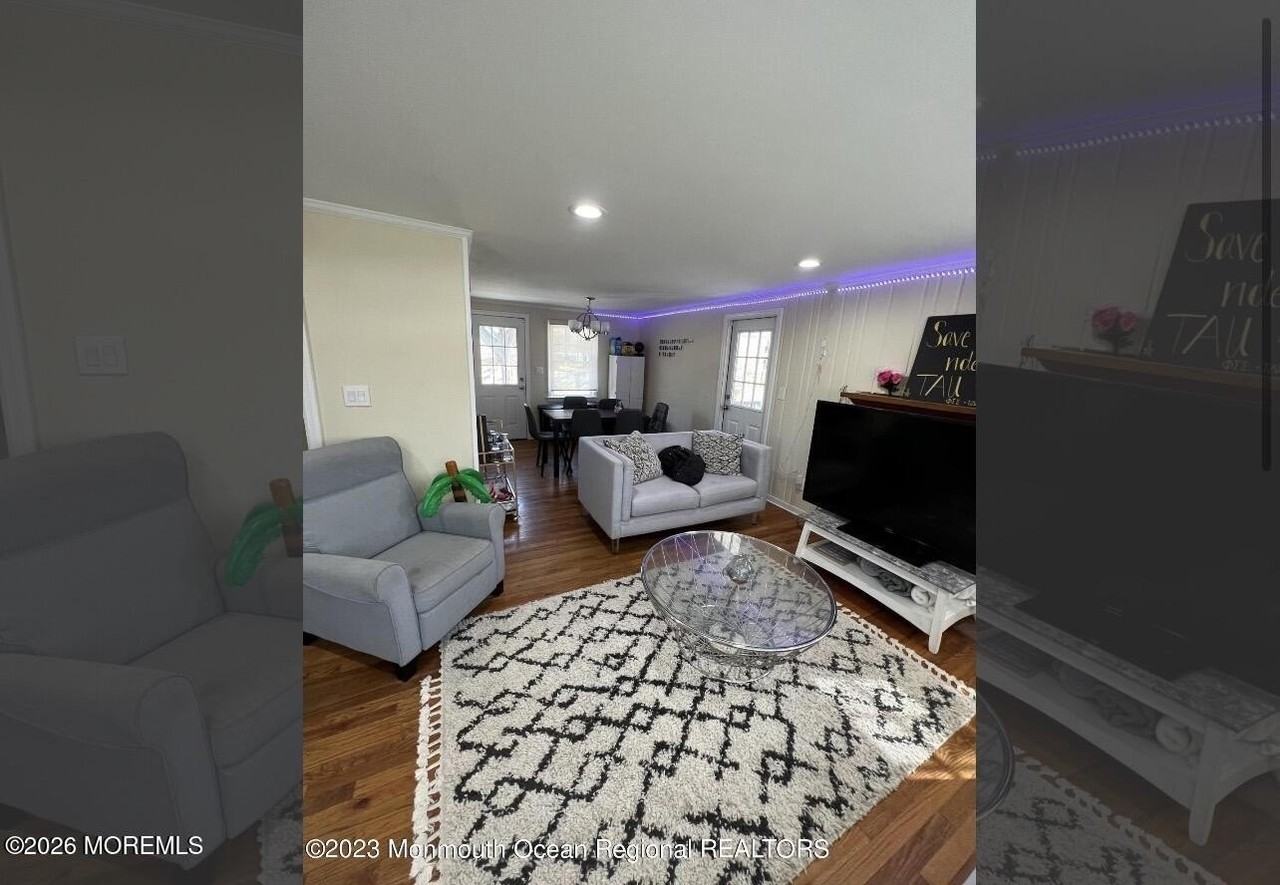 32 Baker Dr - Photo 3 of 15