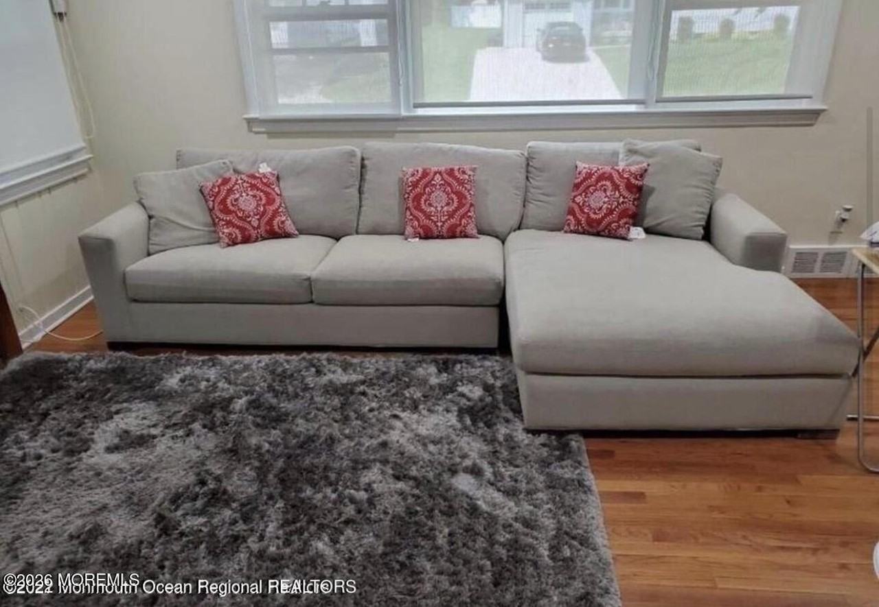 32 Baker Dr - Photo 5 of 15