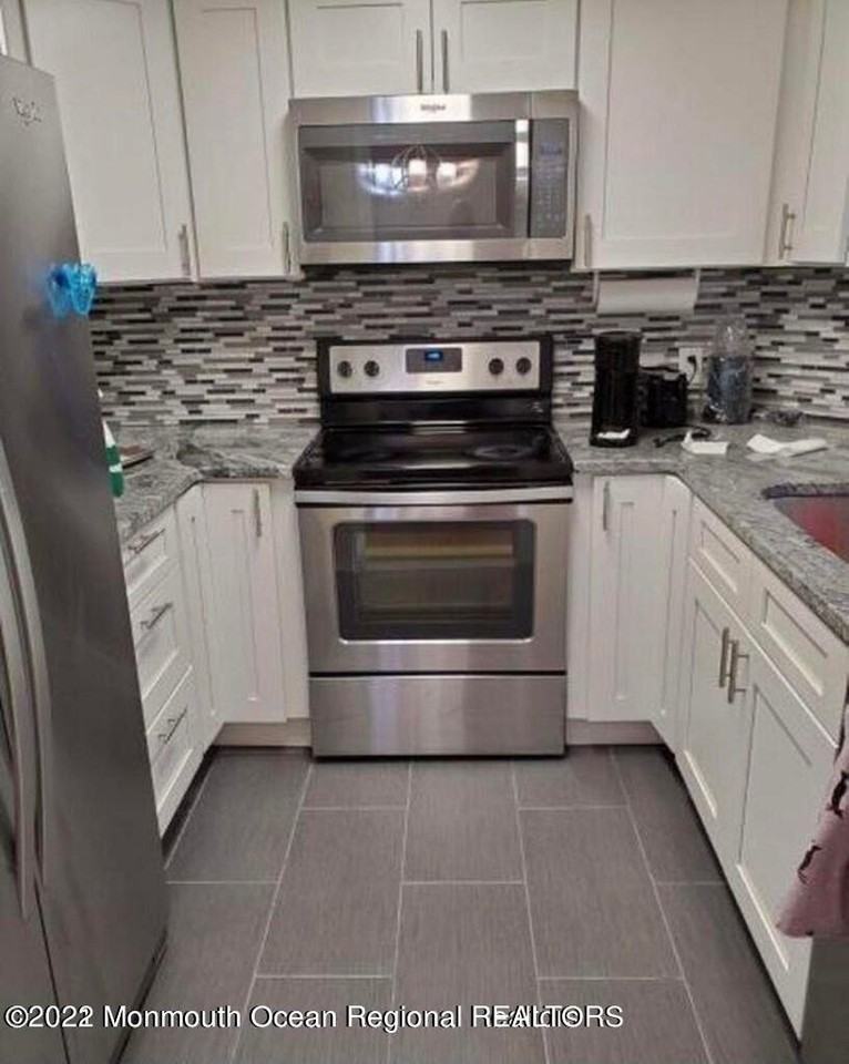 32 Baker Dr - Photo 6 of 13