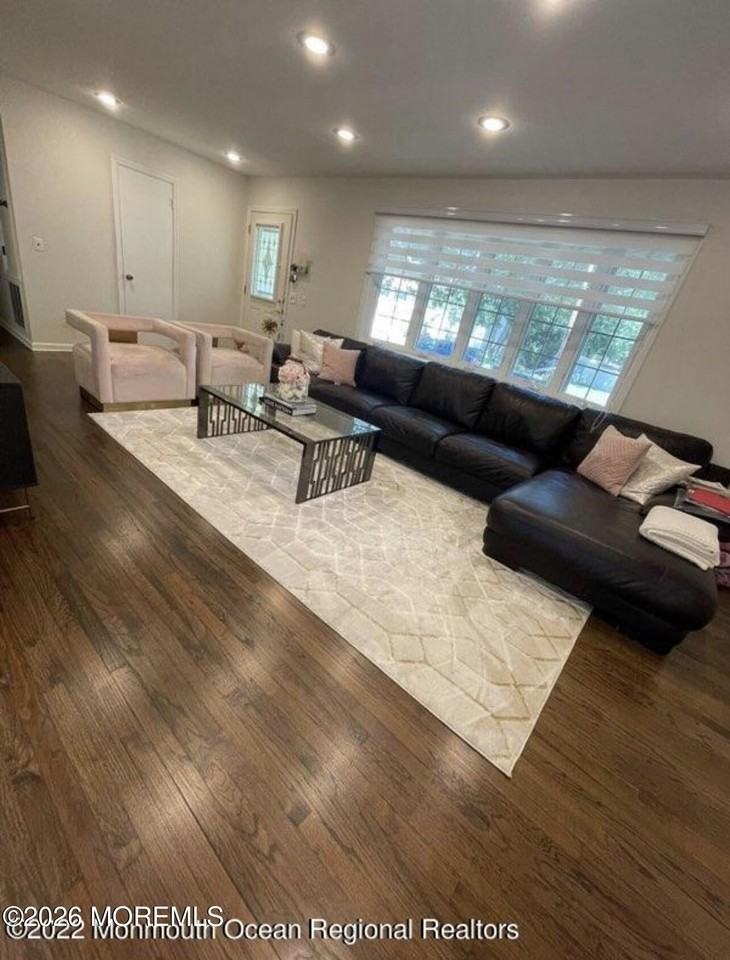 6 Teabury Ln - Photo 2 of 10