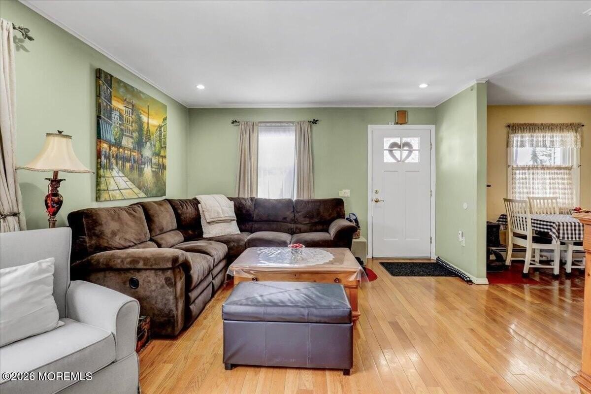 53 Chesterfield Ln - Photo 4 of 45