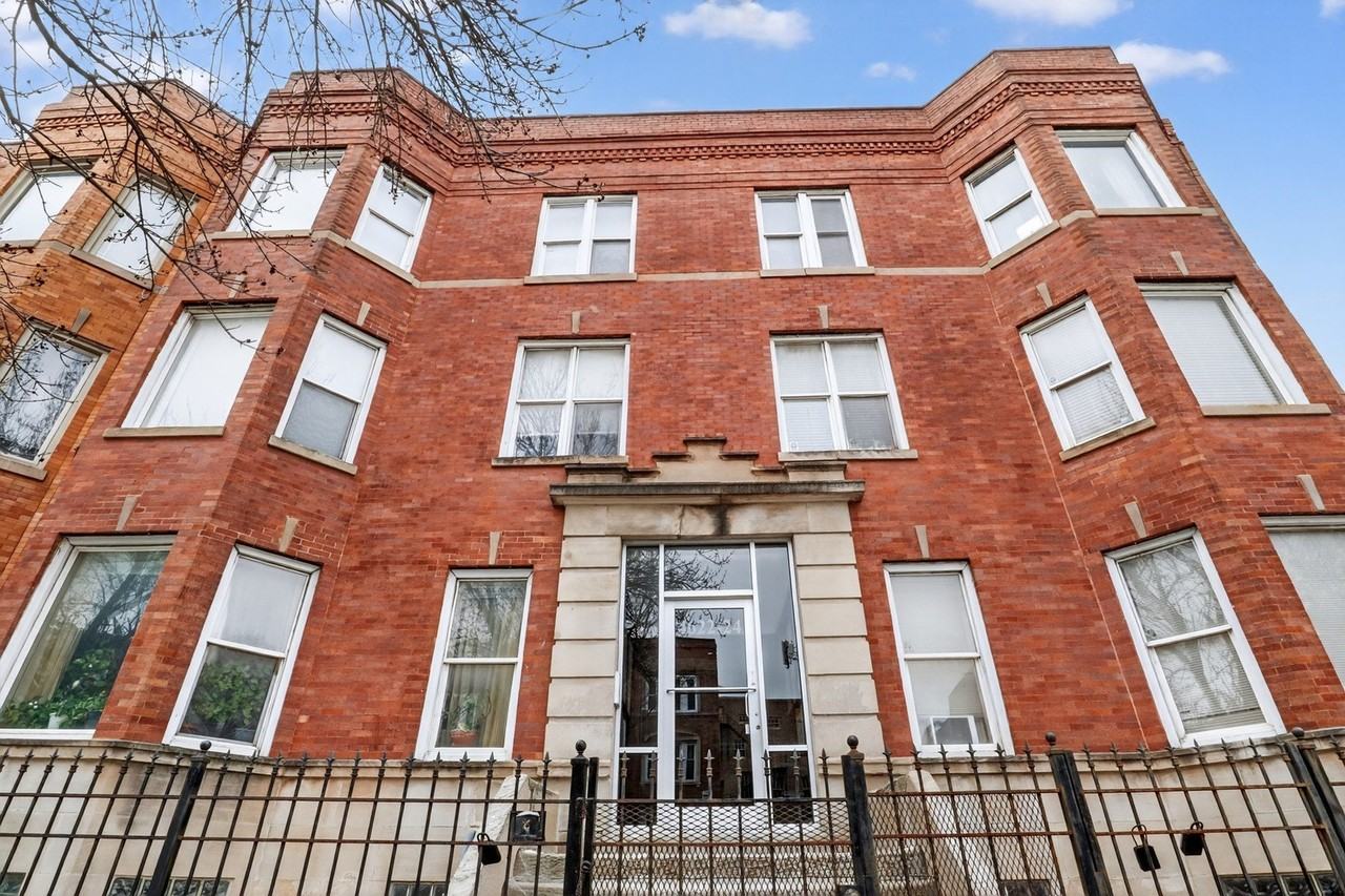 4622 S Calumet Ave Apt 2 - Photo 2 of 37