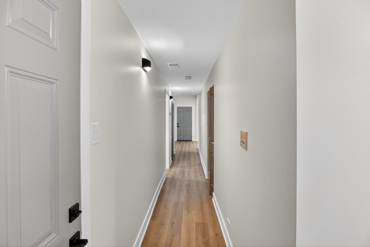 4622 S Calumet Ave Apt 2 - Photo 3 of 37