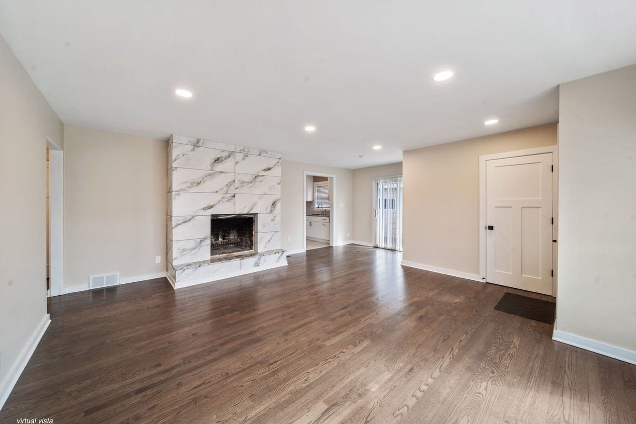 22W144 Marston Ave - Photo 3 of 21